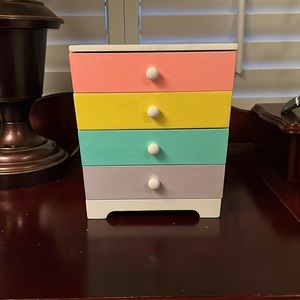 Multicolored mini set of drawers
